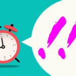 Illustration Wecker mit drei Ausrufungszeichen in Sprechblase